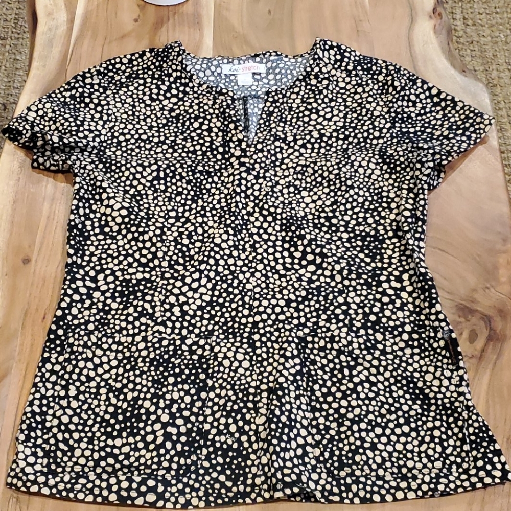 KOI SCRUB TOP